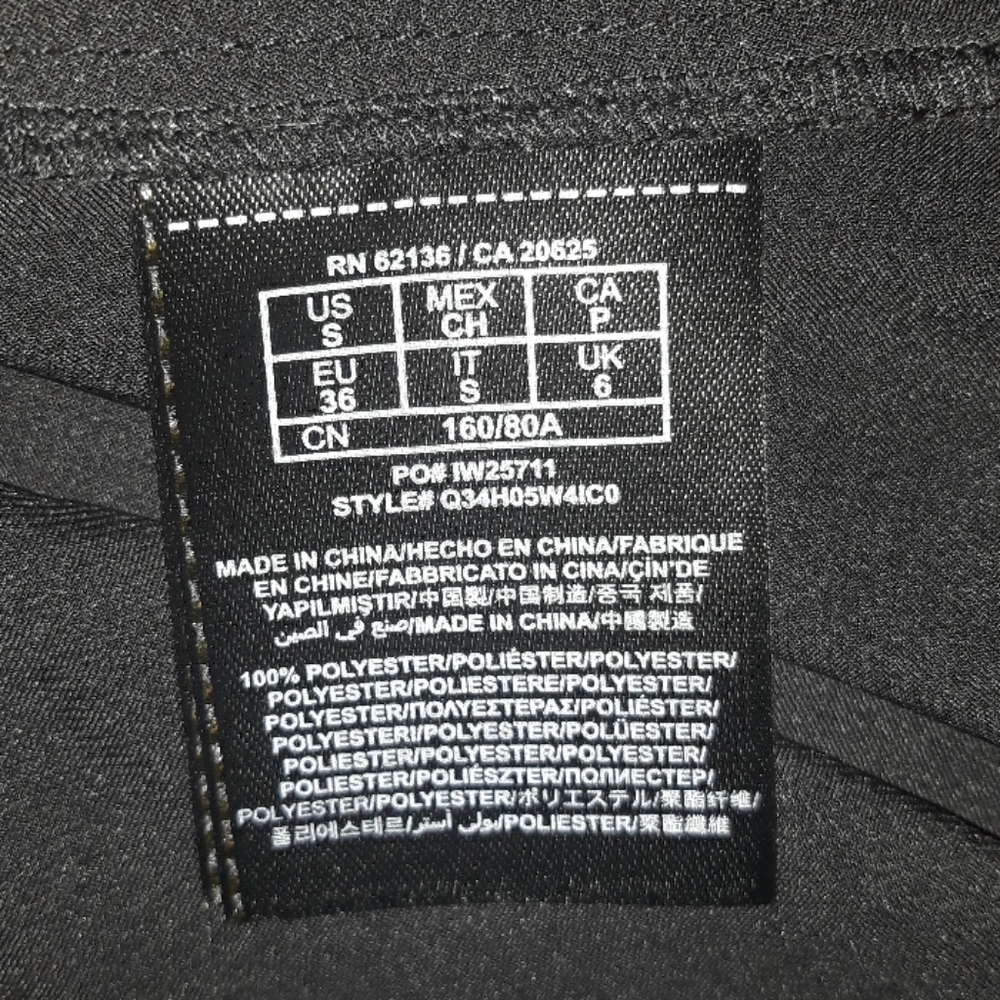 GUESS - Picture 6 of 10